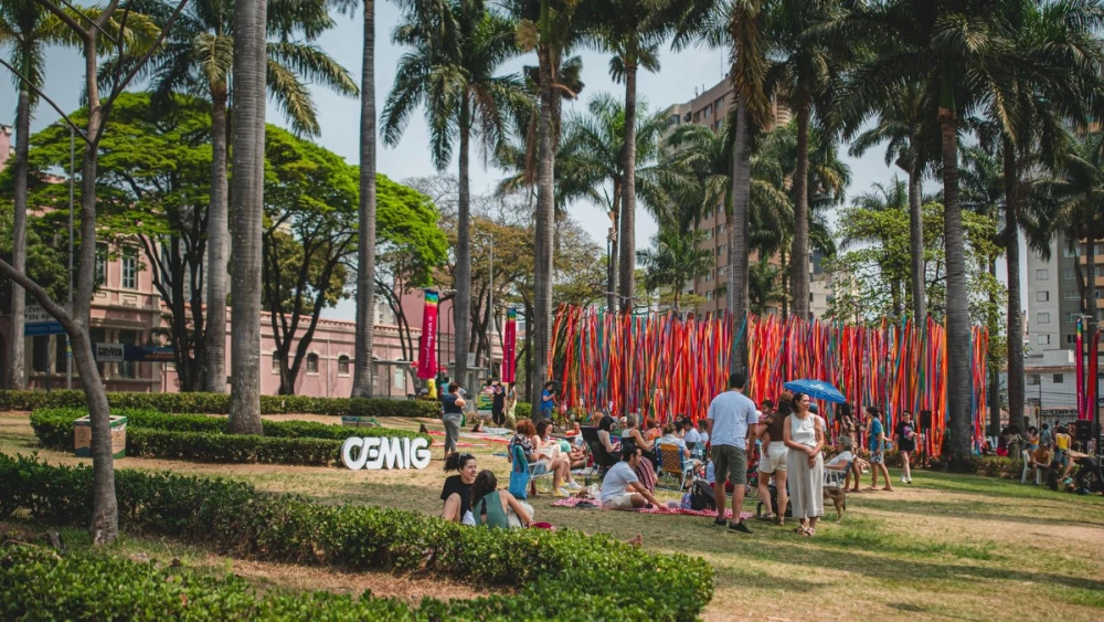 Festival VerboGentileza celebra 10 anos e ocupa Praça da Liberdade com shows, arte e experiências imersivas