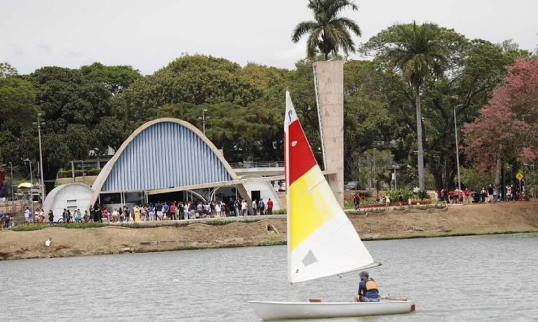 Lagoa da Pampulha: PBH abre licitação para alugar barco por três meses