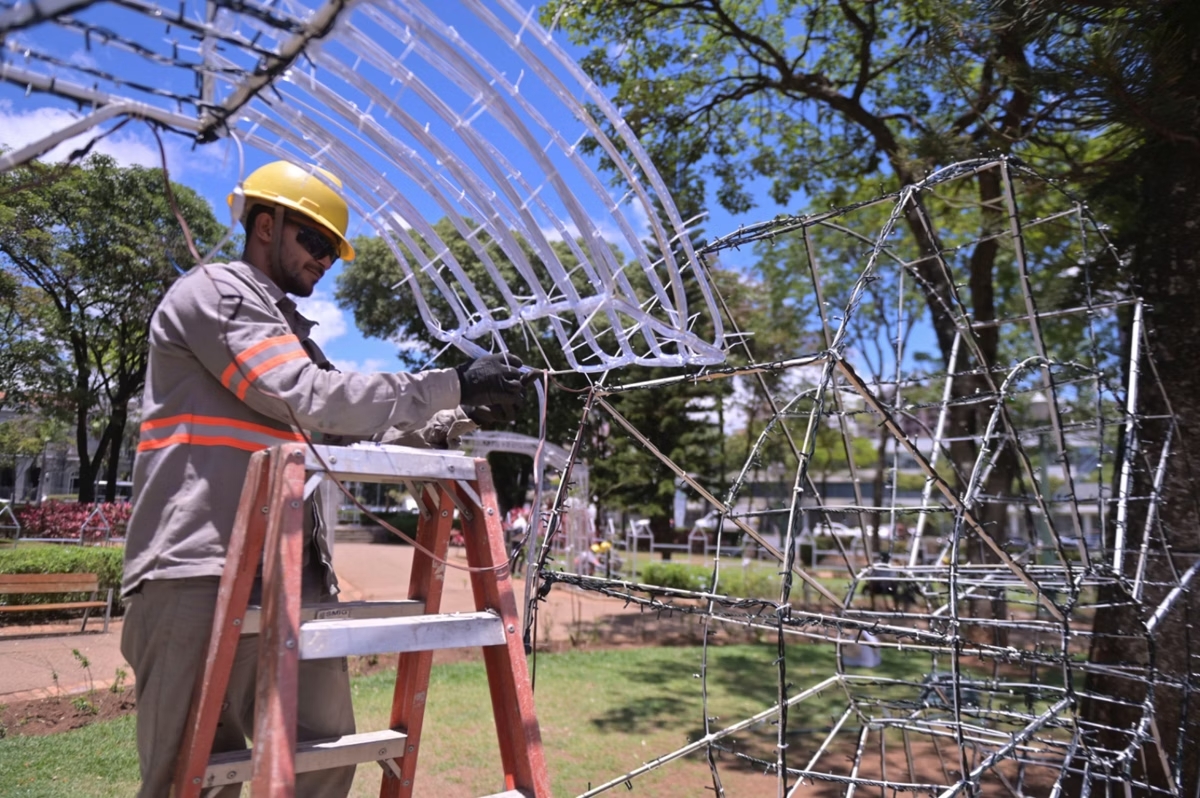 Iluminação da Praça da Liberdade, em BH, será acesa na próxima segunda-feira