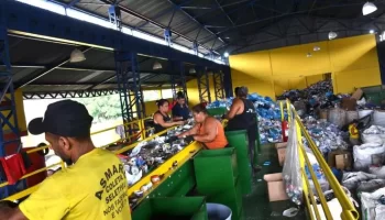 Prefeitura moderniza cooperativas de reciclagem com novas esteiras de triagem em BH