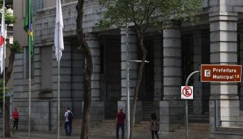 Álvaro Damião sanciona lei para ‘linguagem simples’ em Belo Horizonte