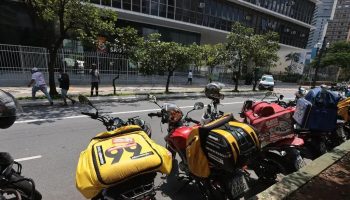 Regulamentação do serviço de moto por aplicativo em BH é aprovado em definitivo na Câmara