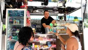 Nova lei de BH libera mesas e amplia produtos para venda em veículos