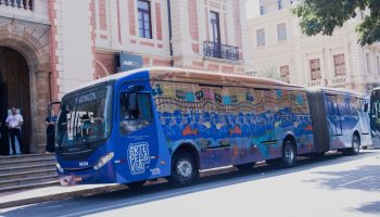 Projeto Arte pela Via realiza encontro com artistas responsáveis por obras em ônibus de BH