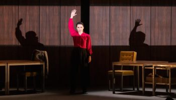 ‘Prima Facie’: ingressos de peça com Débora Falabella começam a ser vendidos nesta quarta (10/9)